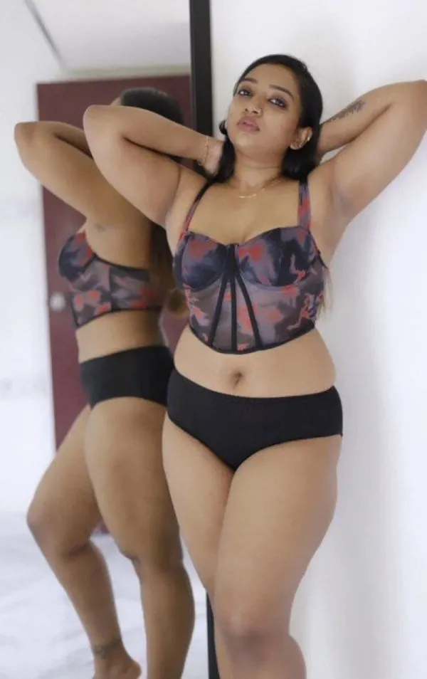 Photo 6 in Beautiful Tamil Insta Model Big Ass And Face Sitting Pics