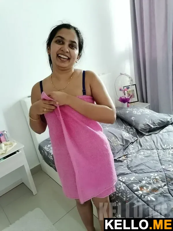 Photo 8 in Beautiful Mallu Wife Divya Sexy In Saree And Giving Blowjob