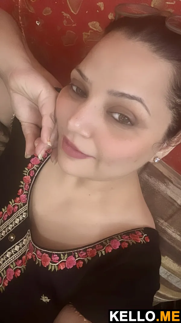 Photo 1 in Hot Sri Lankan MILF Sucking Big Cock